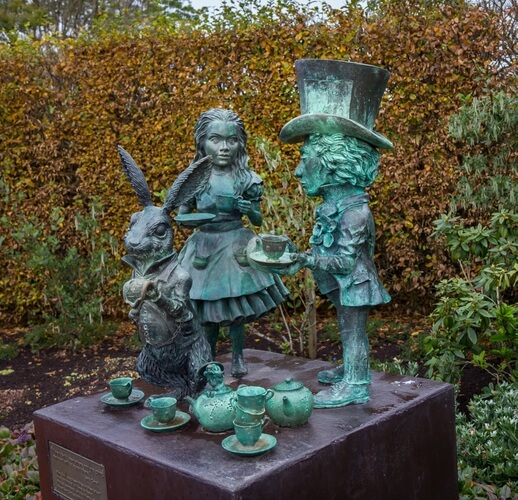 Alice in Wonderland, Hamilton Gardens
