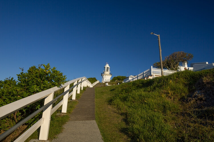 Walk to Smoky Cape lighthouse